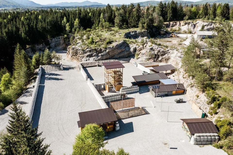 Property building, Day, Neighbourhood, Natural landscape, Bird's eye view, Mountain view