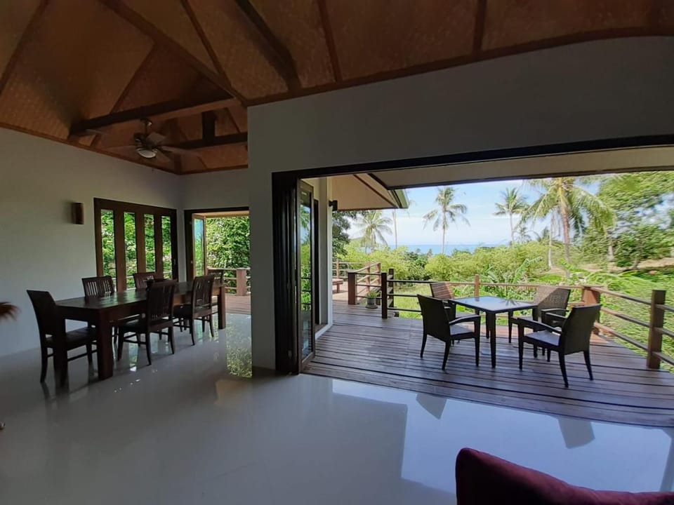 View (from property/room), Balcony/Terrace, Dining area