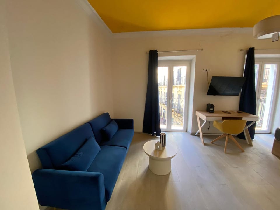 TV and multimedia, Living room, Seating area