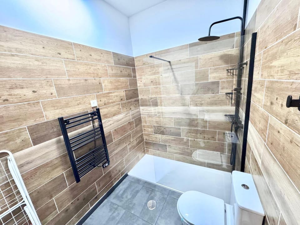 Metro Alto del Arenal 01 AMCH Hospedaje Apartment in Madrid