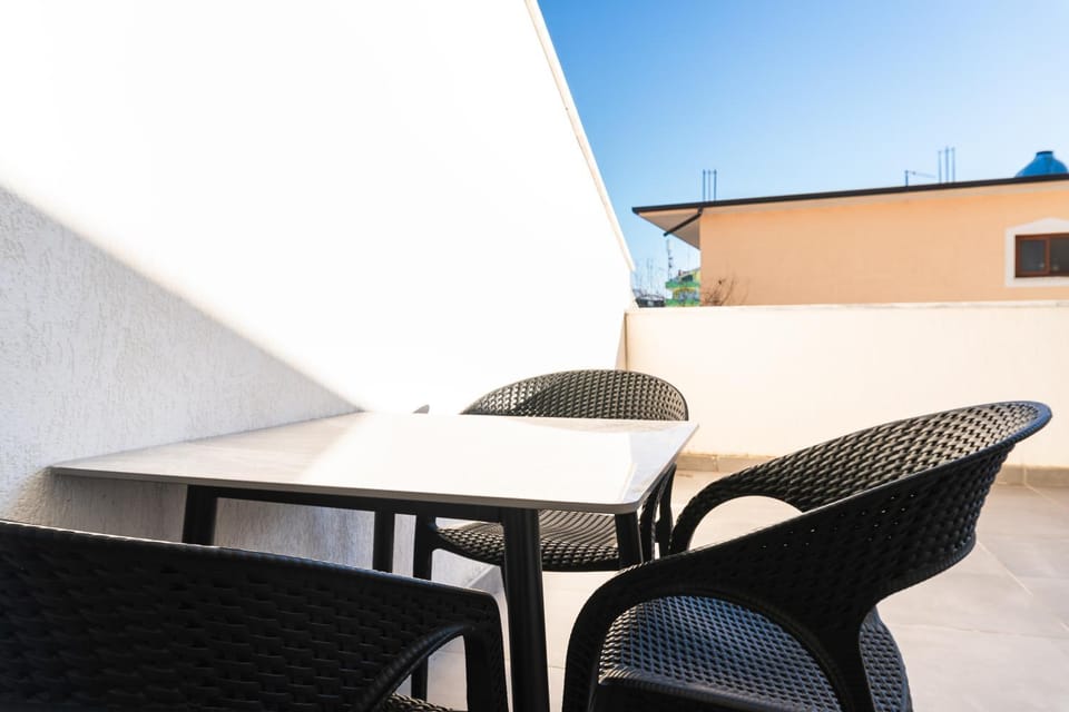 Patio, Day, Balcony/Terrace, Seating area, Dining area