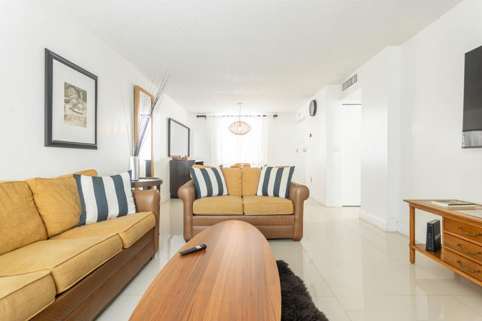 Airy Chic Zen Condo Apartment hotel in South Beach Miami