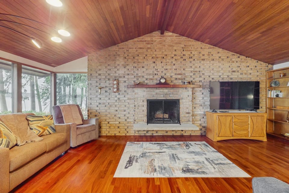 On Misty Tides House in Hood Canal