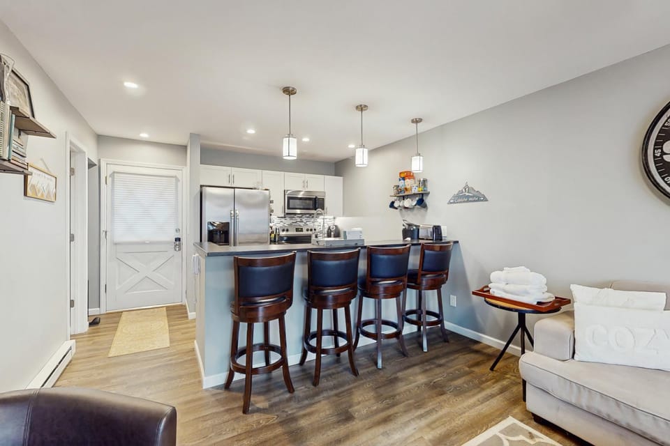 Cozy Condo Near Ski Resort Apartment in Beech Mountain
