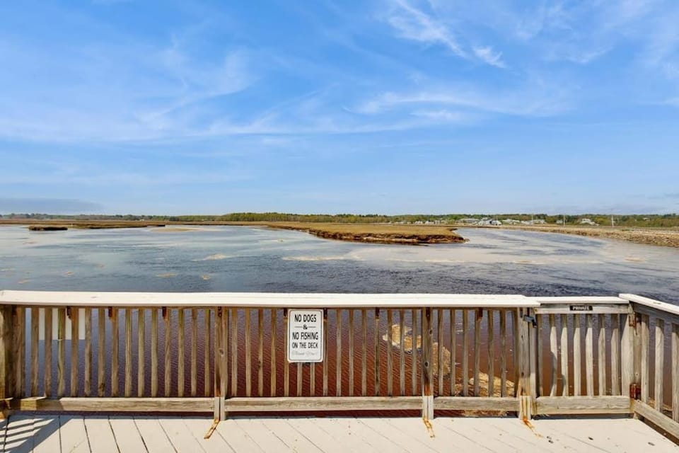 Salty Breeze Studio Apartment in Wells