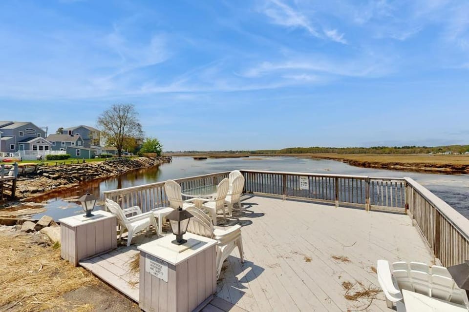Salty Breeze Studio Apartment in Wells