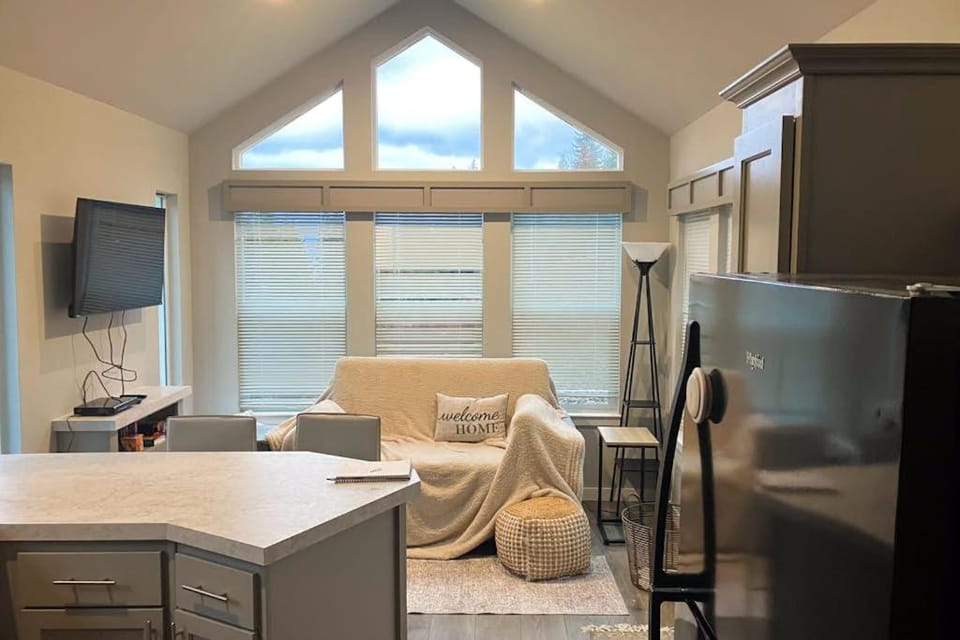 Tiny Lake Retreat Apartment hotel in Lake Pend Oreille