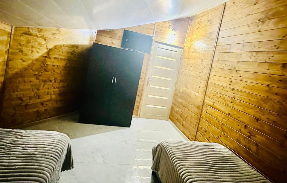 CASAWyW 4 apartament cu 5 camere Apartment in Craiova