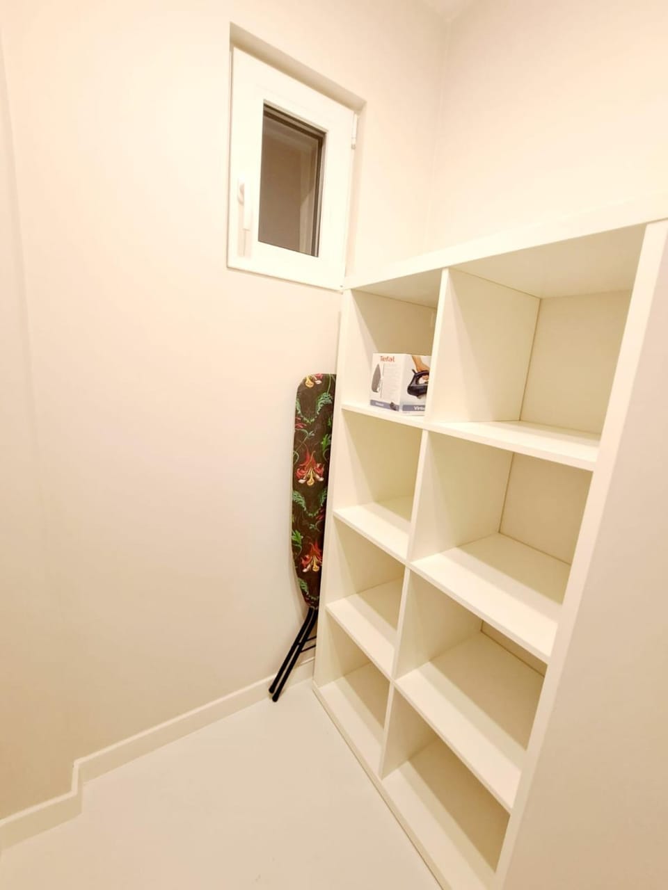 flat iron, wardrobe