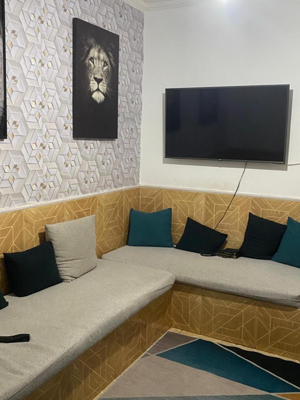 Casa nas Palmeiras rua da Lagoa composta por 2 quartos sala cozinha banheiro e uma varanda grande com uma churrasqueira MOBILIADA SUPER ACONCHEGANTE AMBIENTE FAMILIAR House in São Pedro da Aldeia