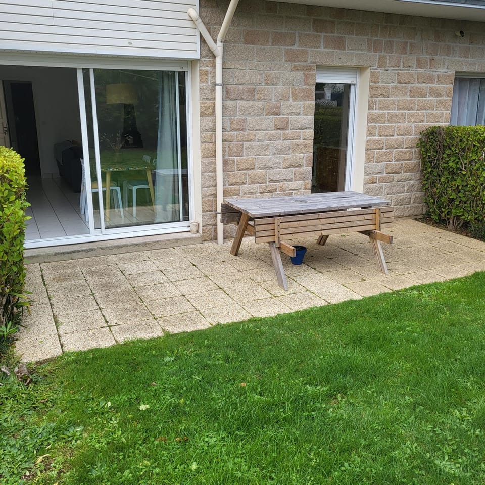 "Les écrins", Grand T2 lumineux en bord de mer avec son jardin privé! Apartment in Fouesnant