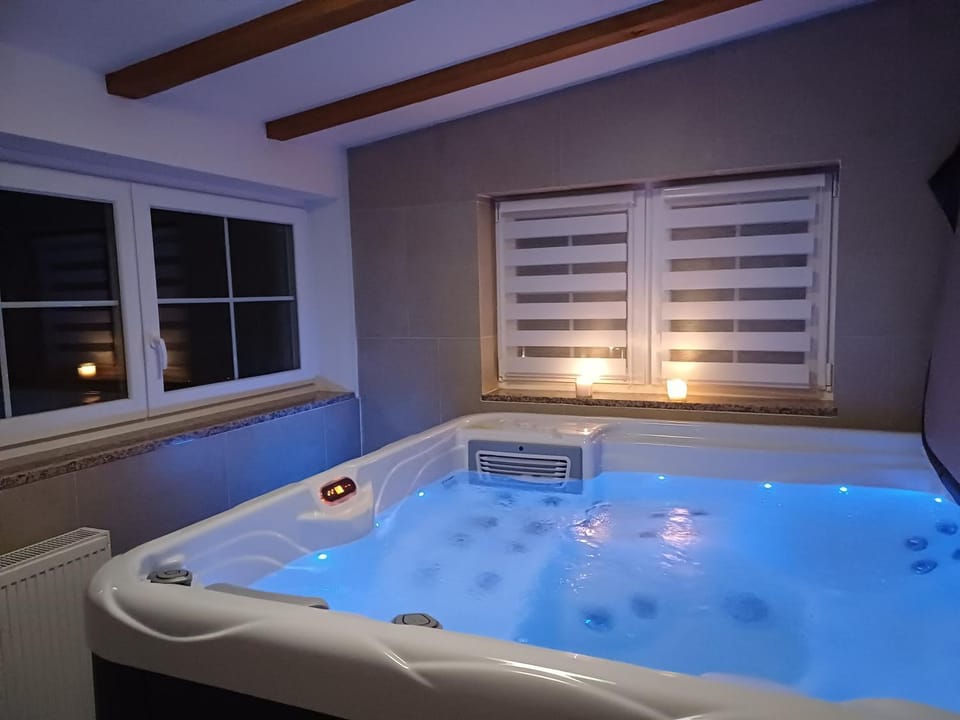 Kuća za 10 osoba s jacuzzijem i biljarom Mrkopalj Apartment in Primorje-Gorski Kotar County