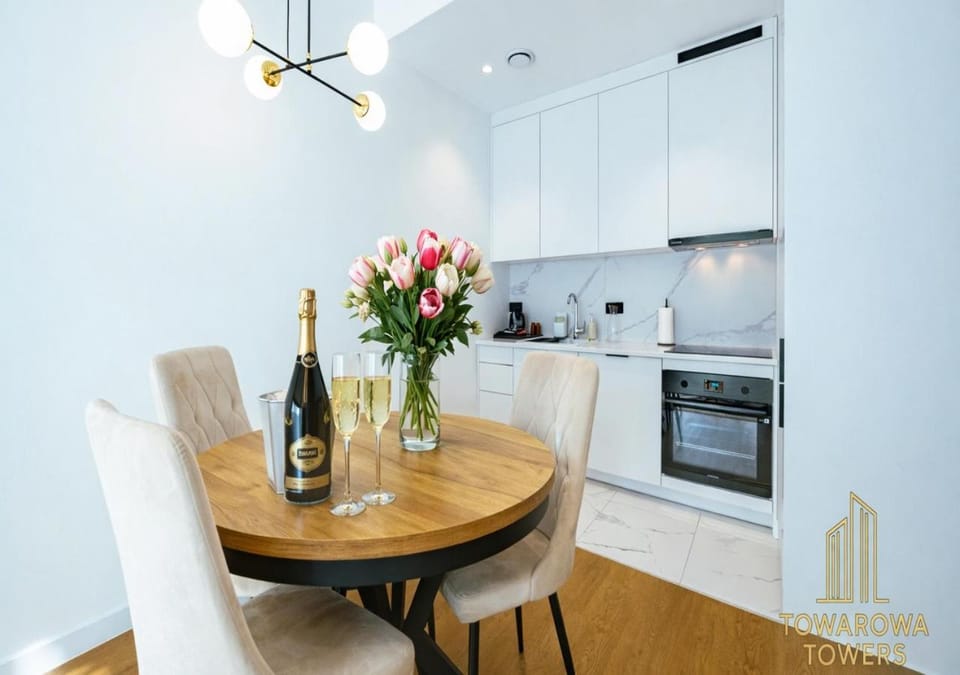 Kitchen or kitchenette, Dining area, dishwasher, pet friendly, stove