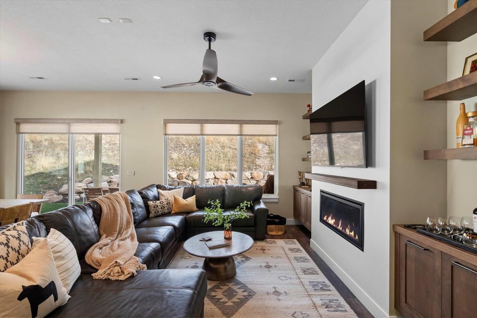 Trappers Ridge Home Stunning Mountain Views and Family Fun House in Eden