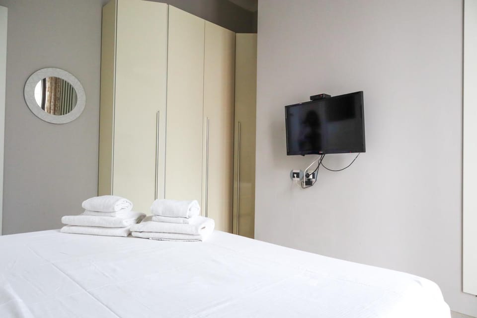 Bed, Bedroom, wardrobe