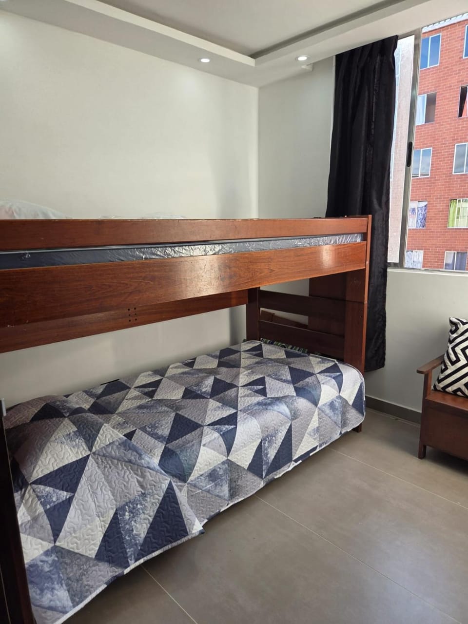 Bedroom, bunk bed