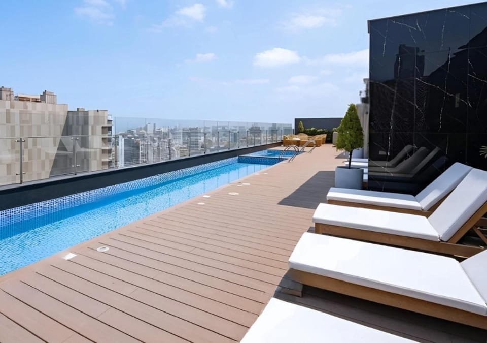 Swimming pool, sunbed