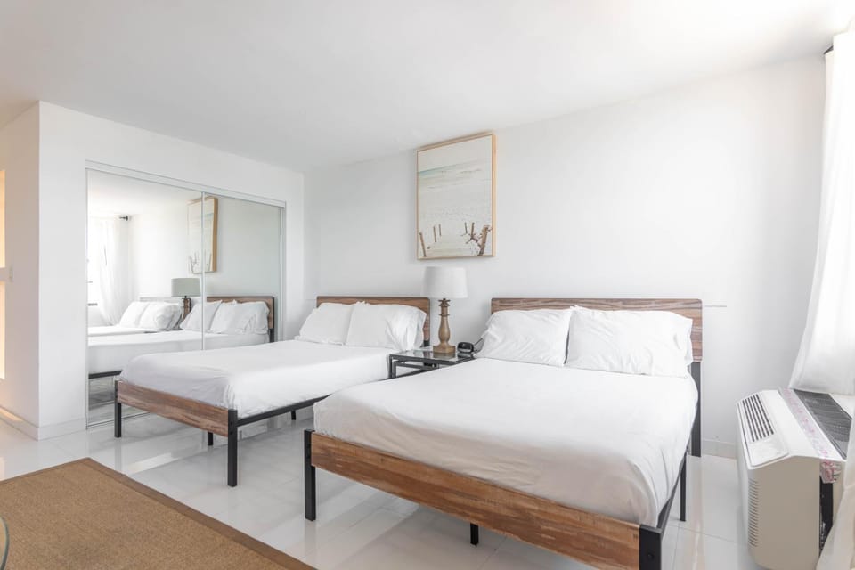 Chic & Cozy Miami Beach Studio Parking Available Apartment hotel in Flamingo Lummus