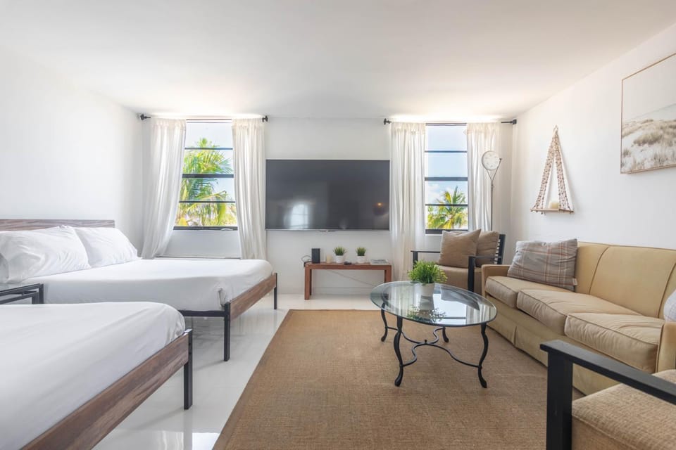 Chic & Cozy Miami Beach Studio Parking Available Apartment hotel in Flamingo Lummus