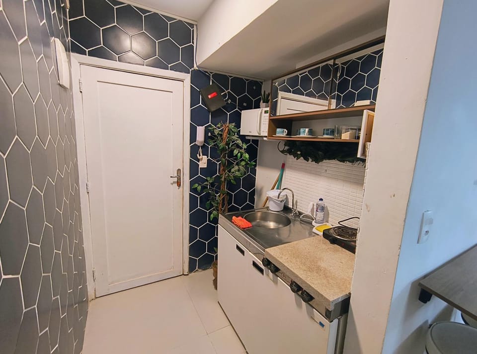 Leblon Beach Studio - Prime Spot Apartment in Rio de Janeiro