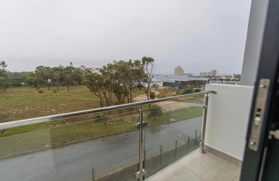 Beachfront Getaway Apartment in Port Elizabeth