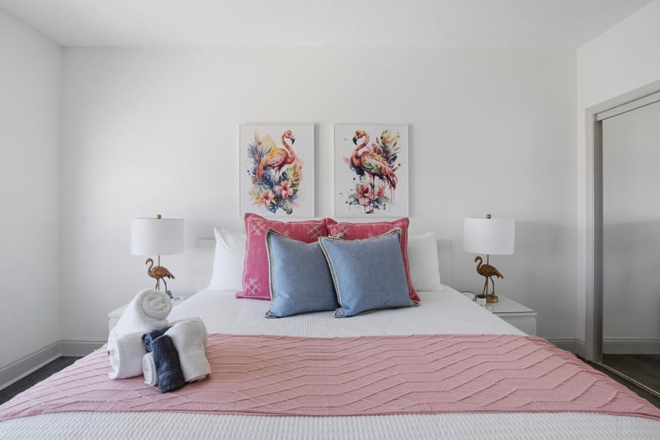 Be A Nomad - 2BR Beach Apartment - 1-Min Walk to Sand - Sleeps 4 Apartment in Jacksonville Beach
