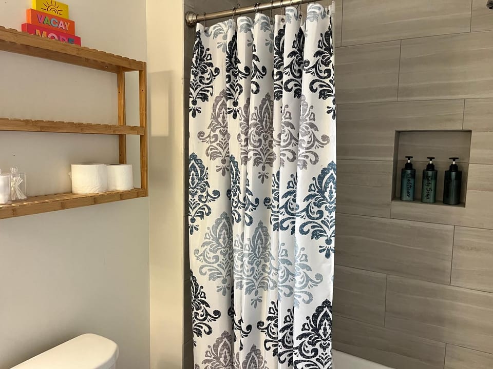 Shower, Bathroom, towels