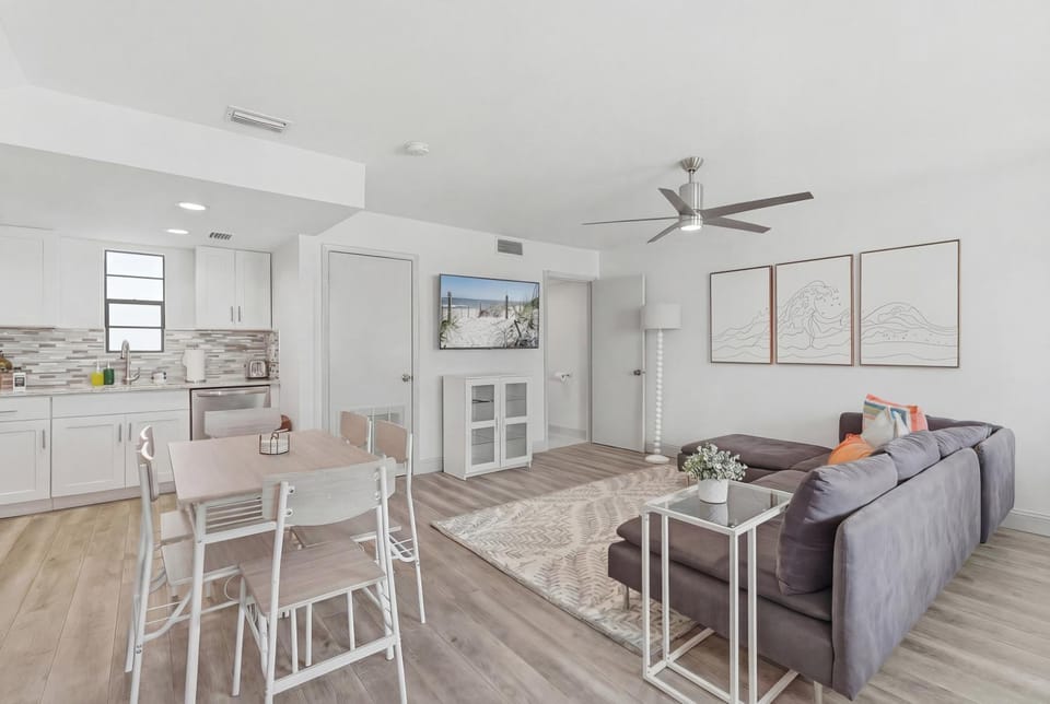 Be A Nomad - 2BR Jacksonville Beach Apartment - 1 Min to Beach - Sleeps 4 Apartment in Jacksonville Beach