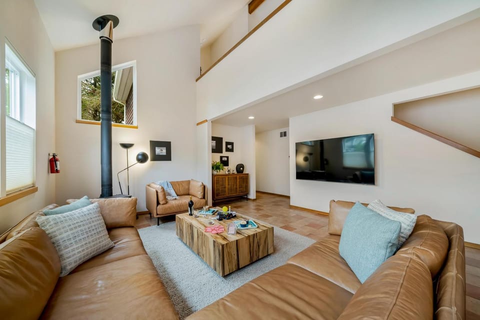 Ocean's Echo House in Manzanita