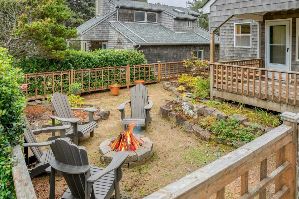 Ocean's Echo House in Manzanita