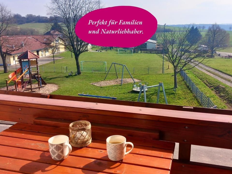 Garden, View (from property/room), Balcony/Terrace