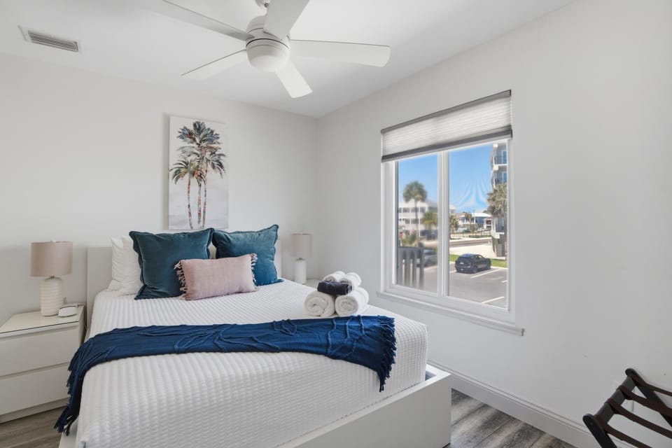 Be A Nomad - 3 Bedroom Apartment 1 Min to Jacksonville Beach - Sleeps 6 Apartment in Jacksonville Beach