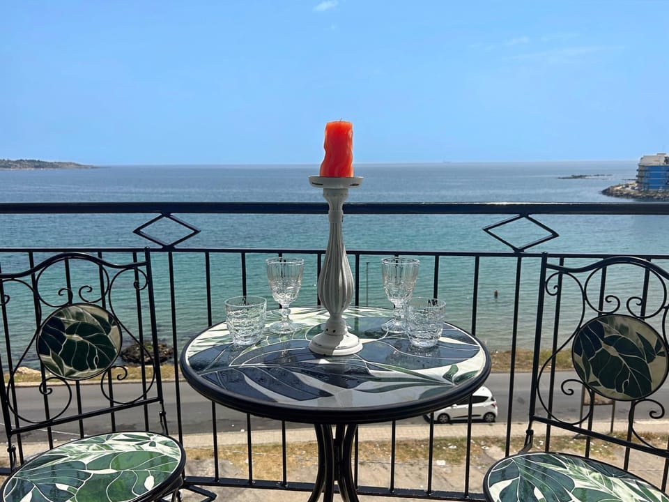 Day, Natural landscape, View (from property/room), View (from property/room), Balcony/Terrace, Balcony/Terrace, Beach, Beach, Sea view, Sea view, Street view, Street view, Quiet street view