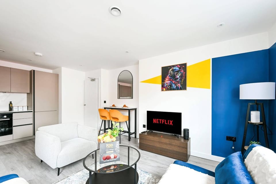 Communal lounge/ TV room, TV and multimedia, Coffee/tea facilities, Living room, Seating area, Dining area, kitchen