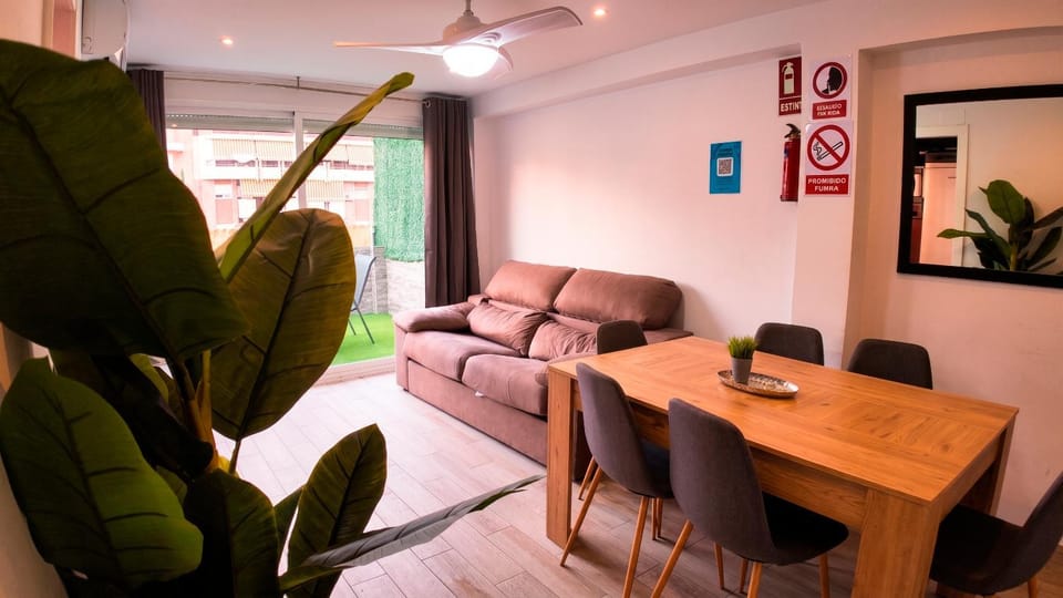 Living room, Seating area, Dining area