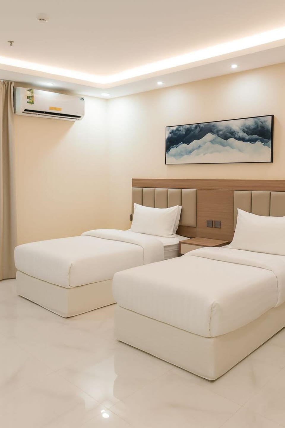 Bed, Photo of the whole room, Bedroom, air conditioner