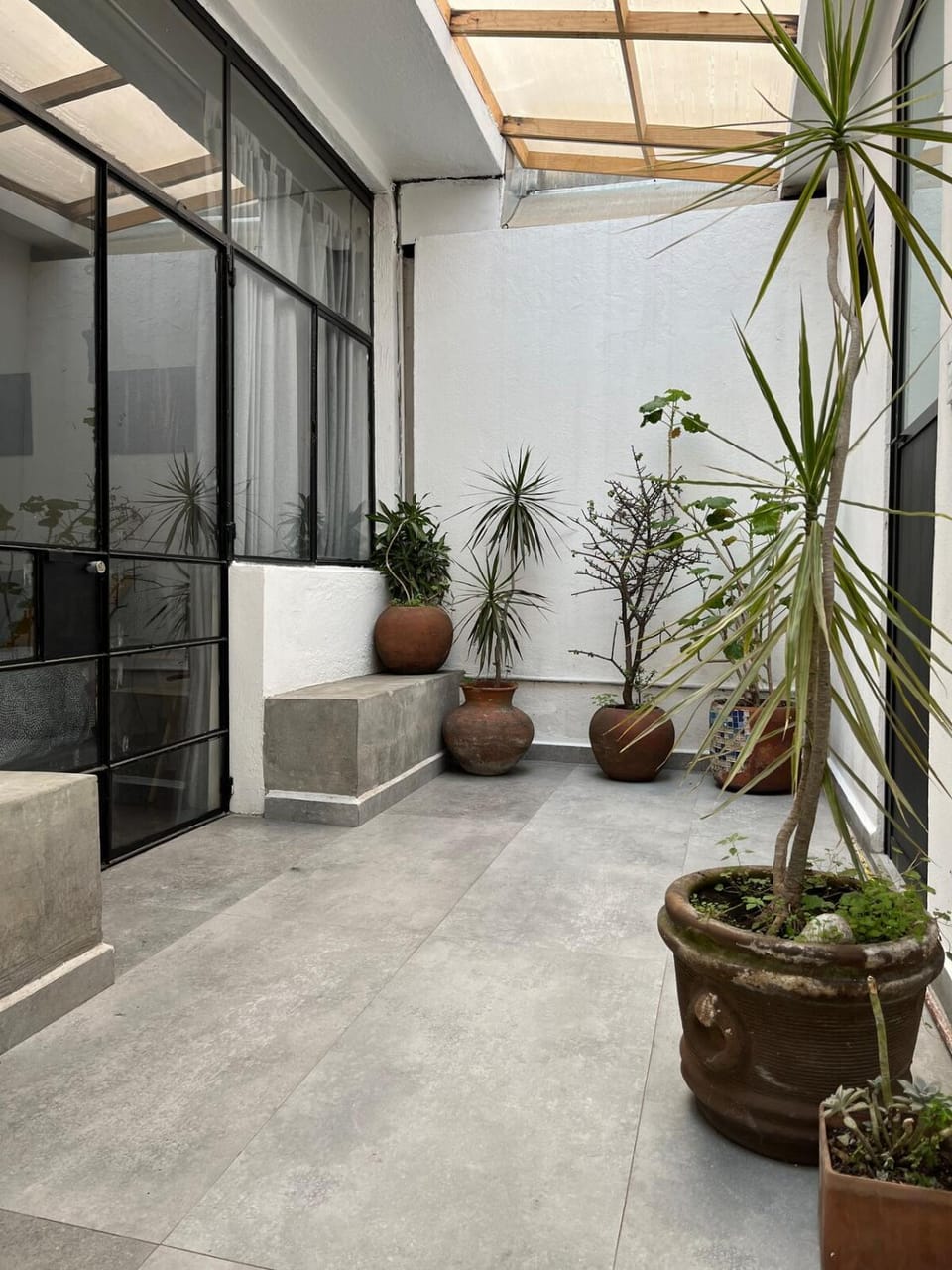 Mini loft with a small terrace en Condesa House in Mexico City