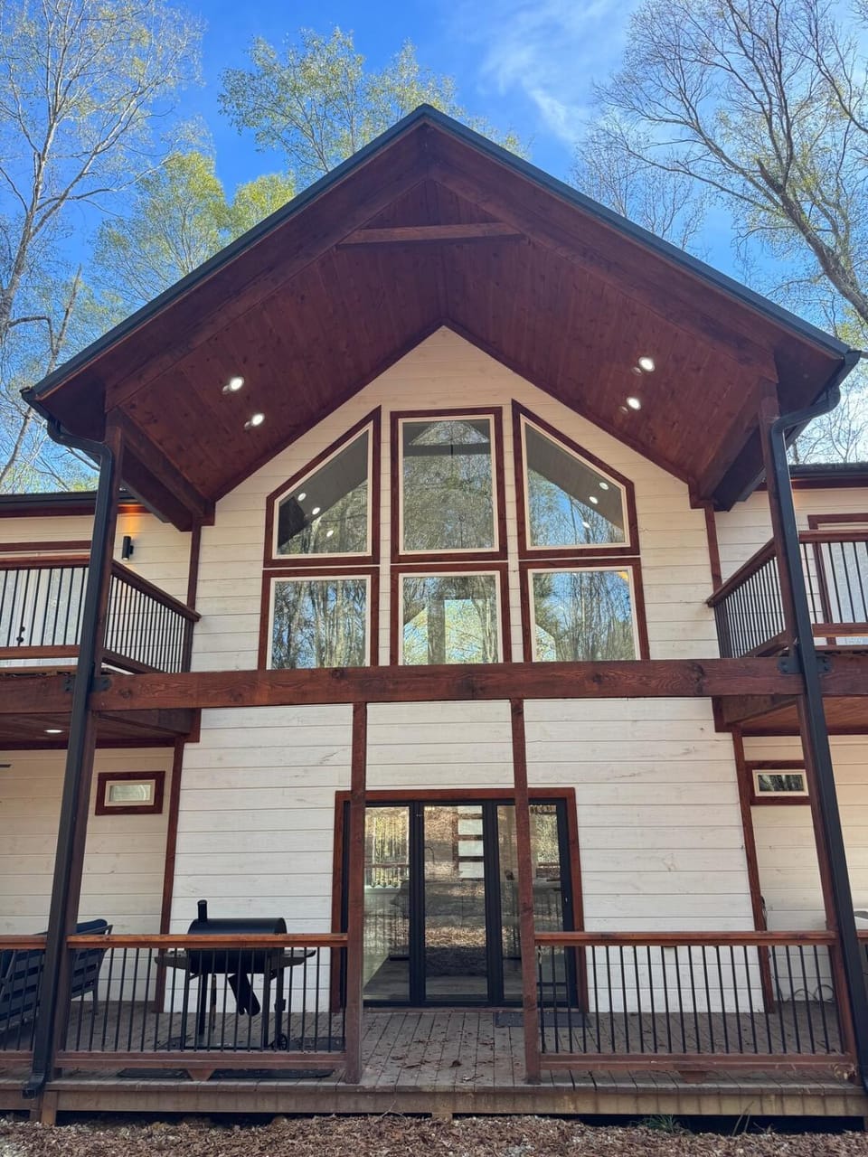 The Gorgeous New Skyfall Cabin Sleeps 10 in Style! Cabin in Broken Bow
