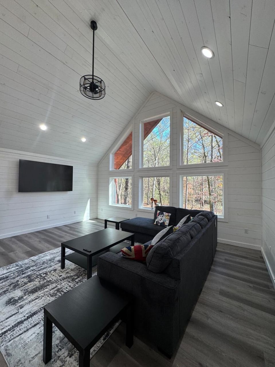 The Gorgeous New Skyfall Cabin Sleeps 10 in Style! Cabin in Broken Bow