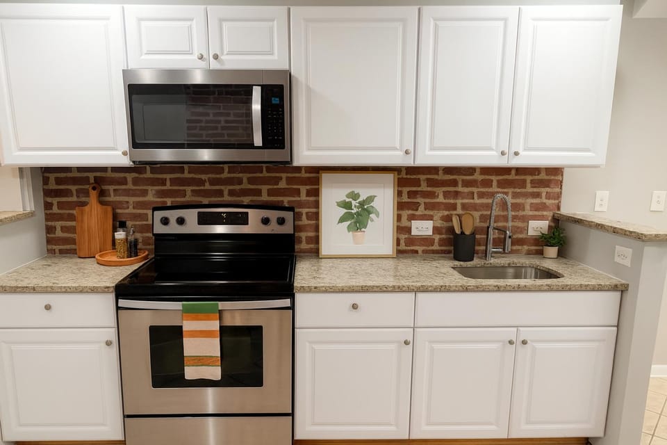 Downtown 1BD APT, Walk to Stadiums, Free Parking Apartment in Baltimore