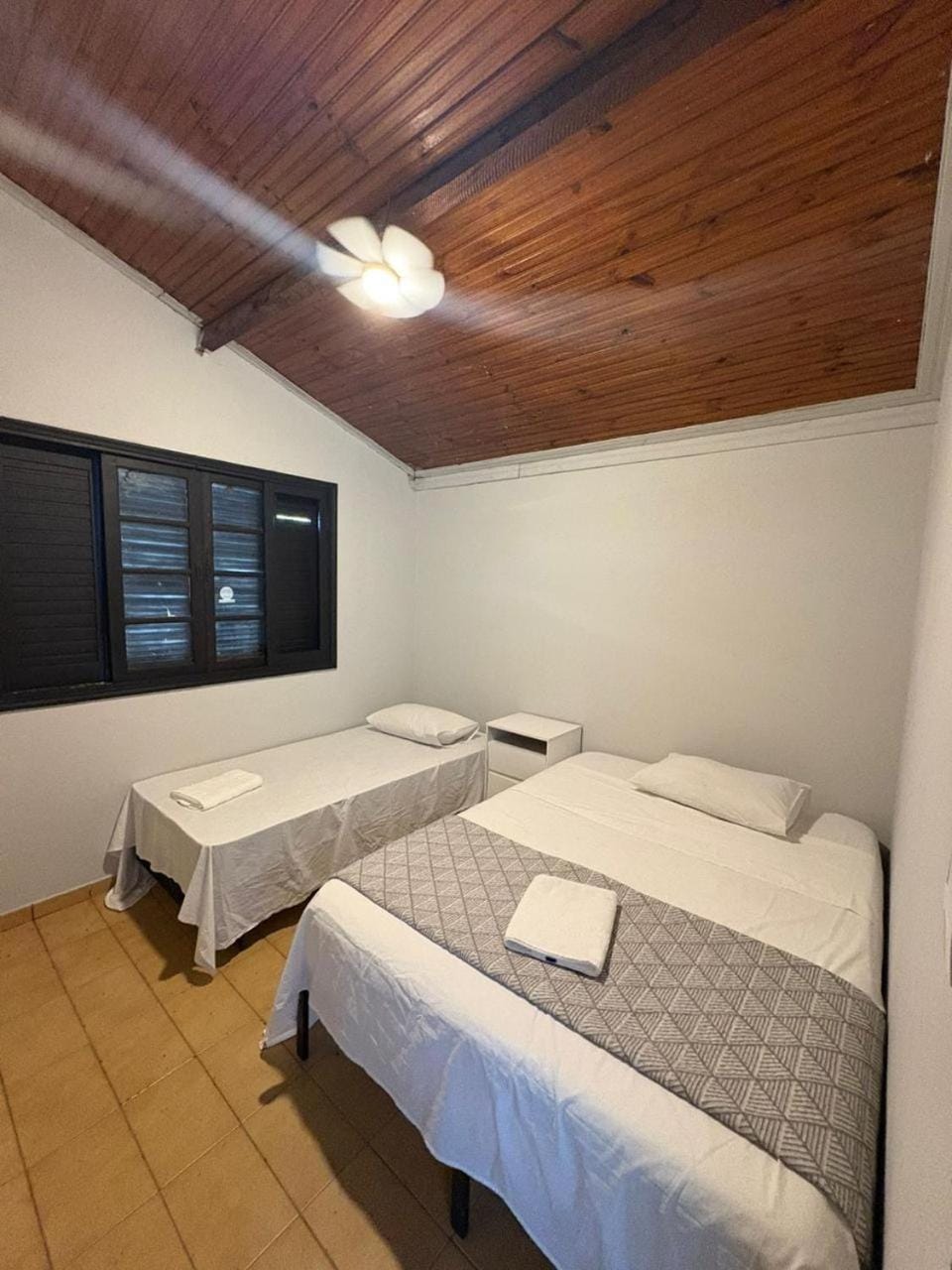 Bed, Photo of the whole room, Bedroom, towels