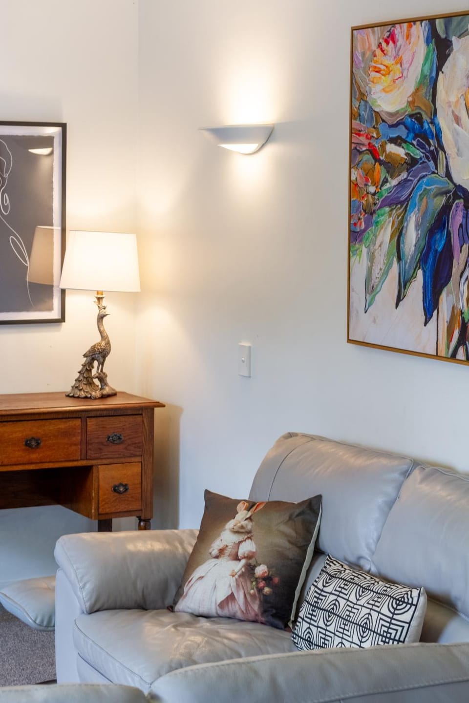 Living room, Decorative detail, Seating area