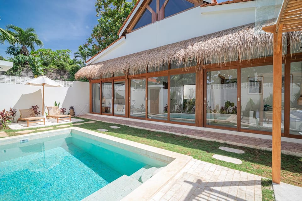 Patio, Garden, Swimming pool, sunbed