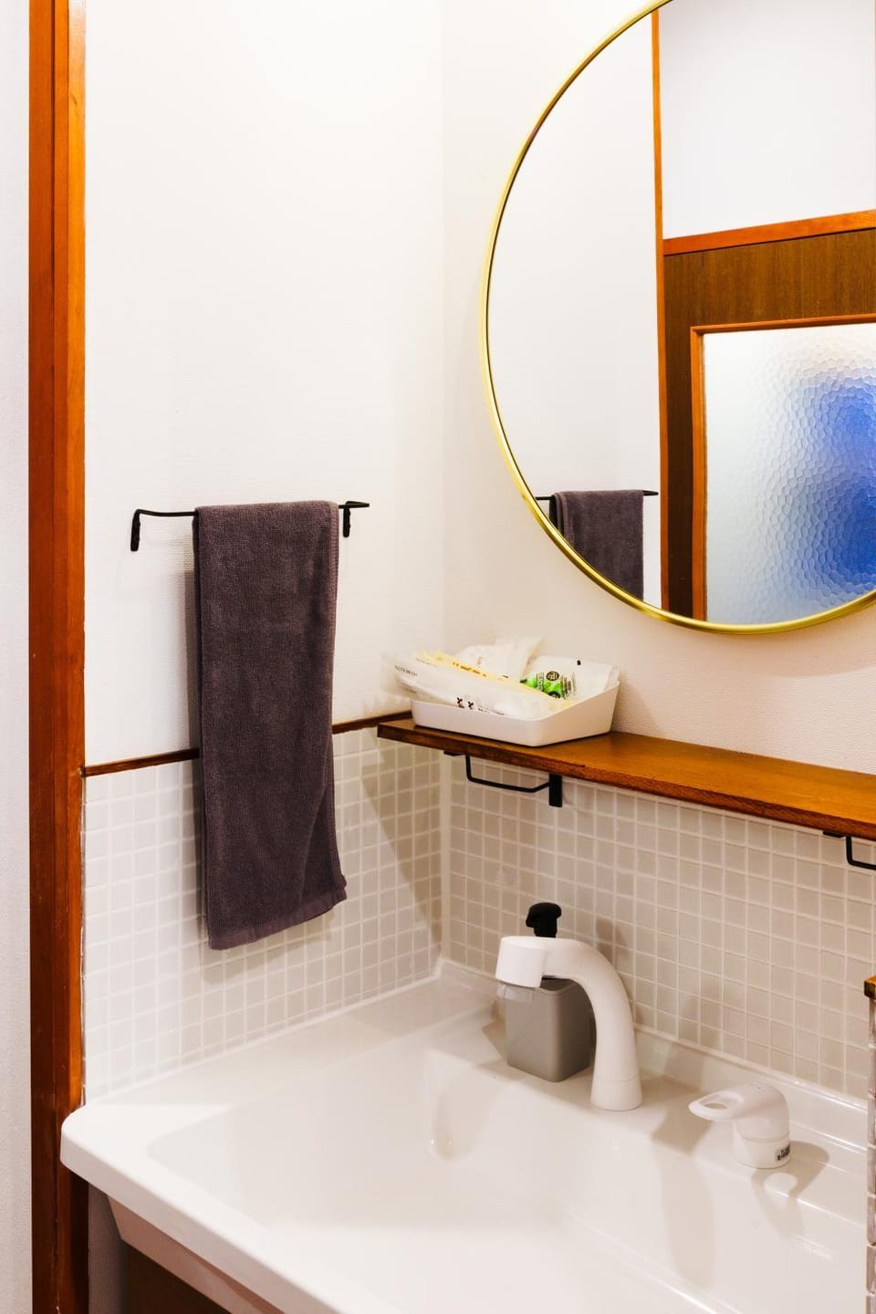 Bathroom, towels