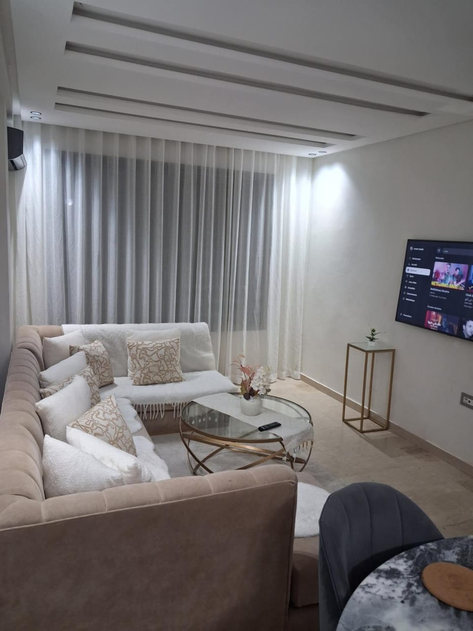 Moderne Studio En plein quartier Maârif avec climatisation, wifi, balcon,parking et trés bon emplacement Apartment in Casablanca