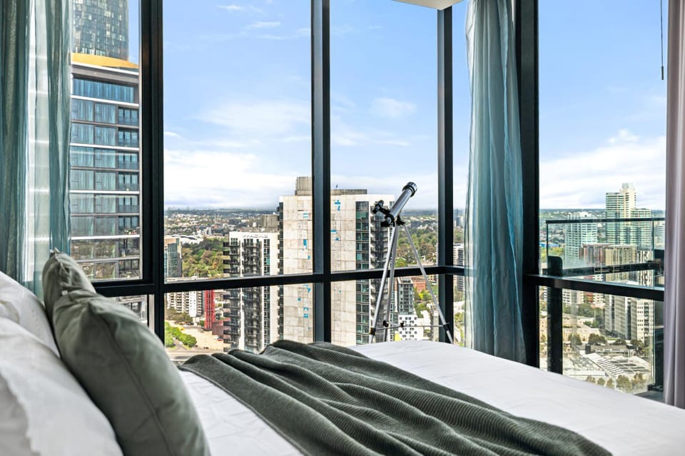 Bed, Day, View (from property/room), Photo of the whole room, Bedroom, City view