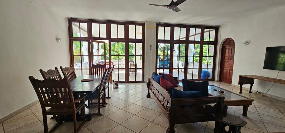 Spacious 2 Bdrm Swahili Apartment with Pool Apartment in Mombasa County