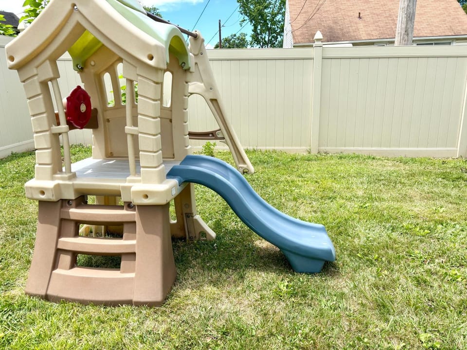 The Charming Cozy 4-Bedroom Getaway in Glen Burnie House in Glen Burnie