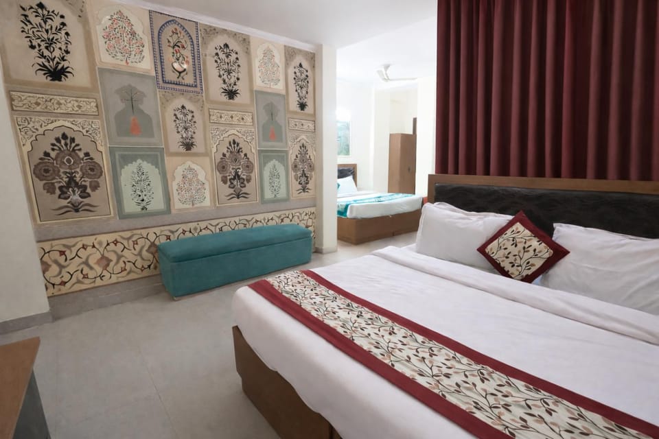 Photo of the whole room, Bedroom