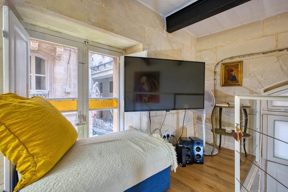 Property building, Living room